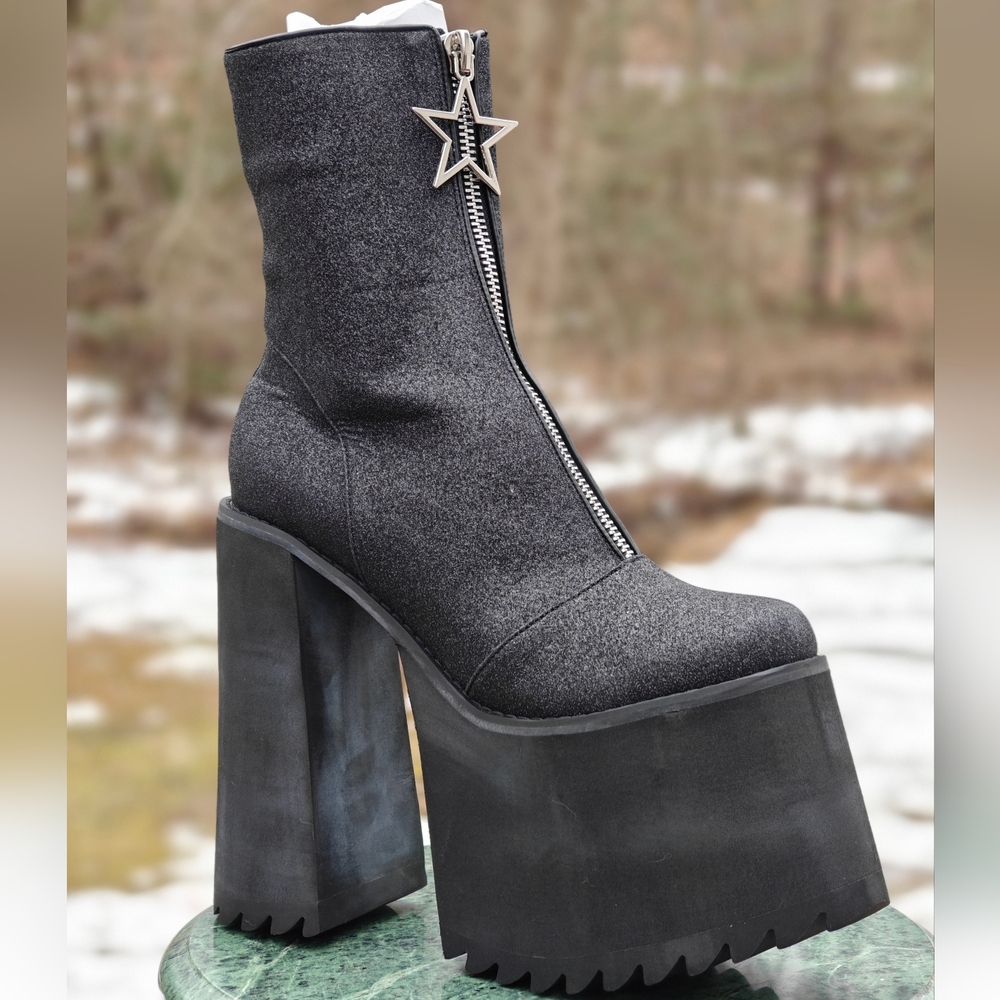 NEW Current Mood "Super Star Envy" Black Platform Boots with Star Accent